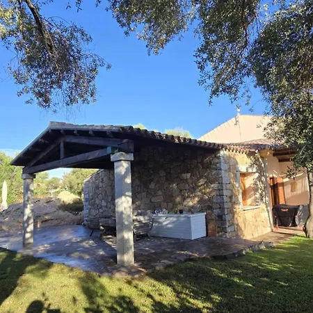 Casa Le Rose Монте Петросу