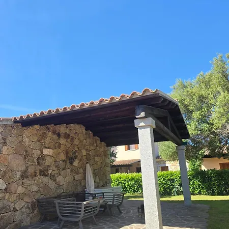 Casa Le Rose Vila Monte Petrosu